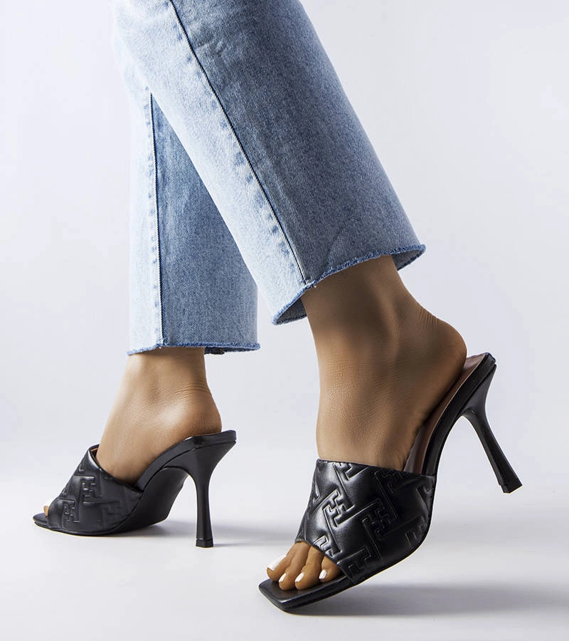 Czarne eleganckie klapki na obcasie