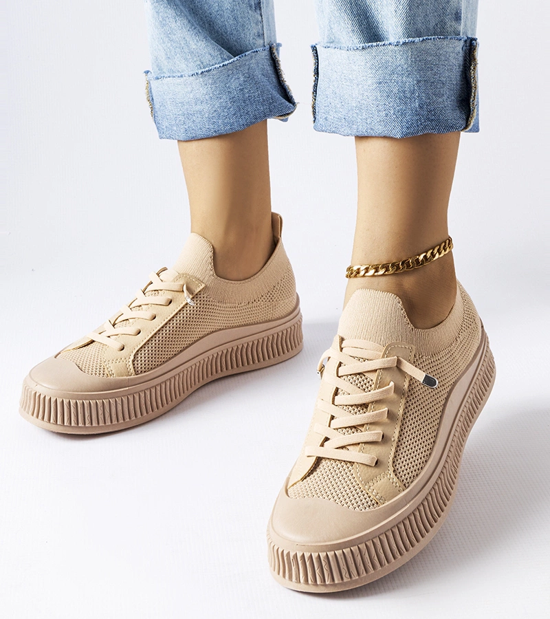 Beżowe wsuwane trampki