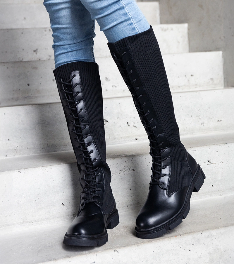 Czarne wsuwane kozaki z elastyczną cholewką