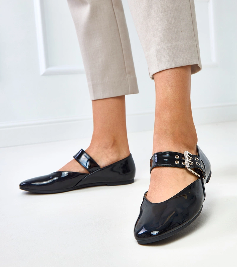 Hers Czarne balerinki z klamrą