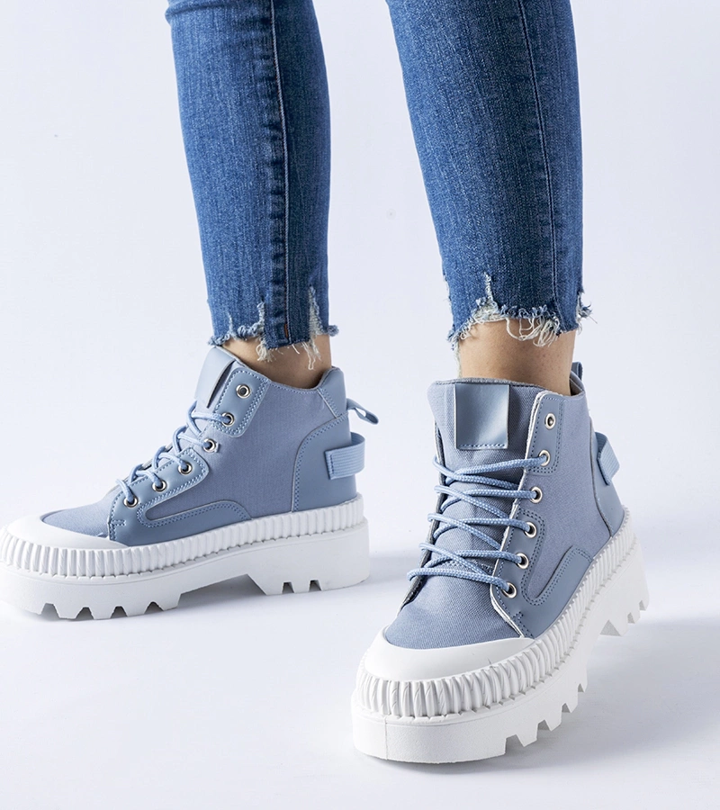 Niebieskie trampki za kostkę na platformie