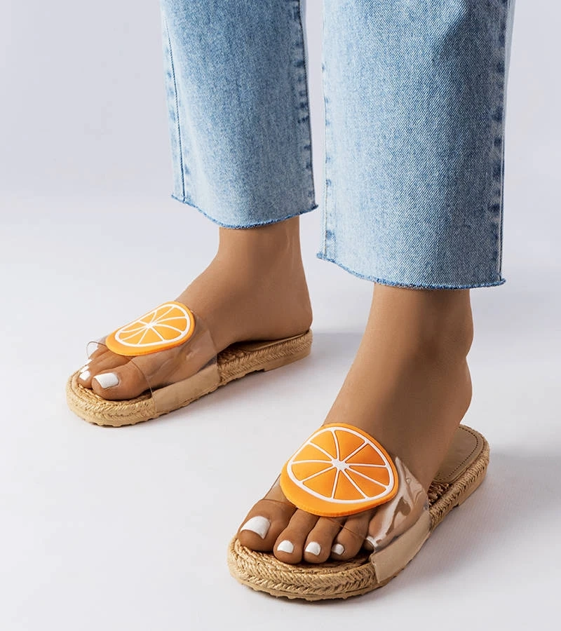 Transparentne klapki zdobione pomarańczą