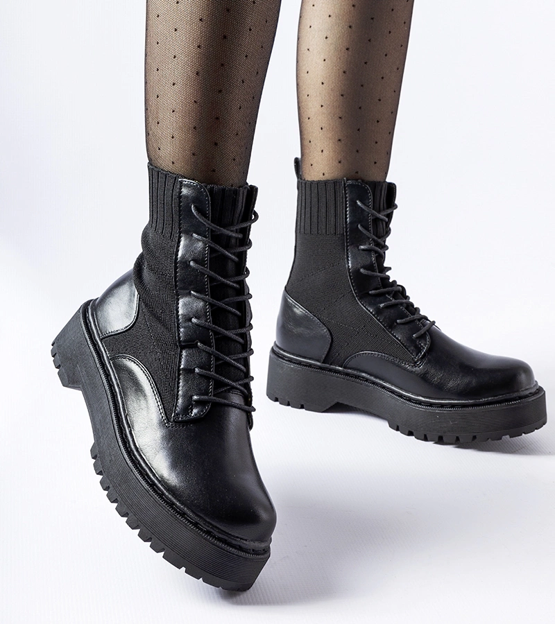 Czarne wsuwane skarpetowe workery