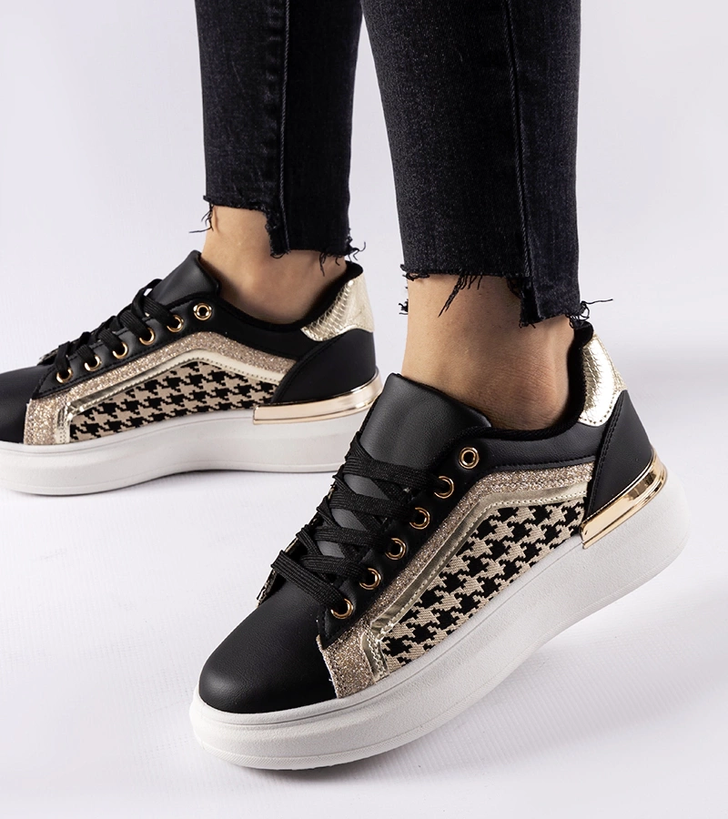 Czarne sneakersy z brokatem