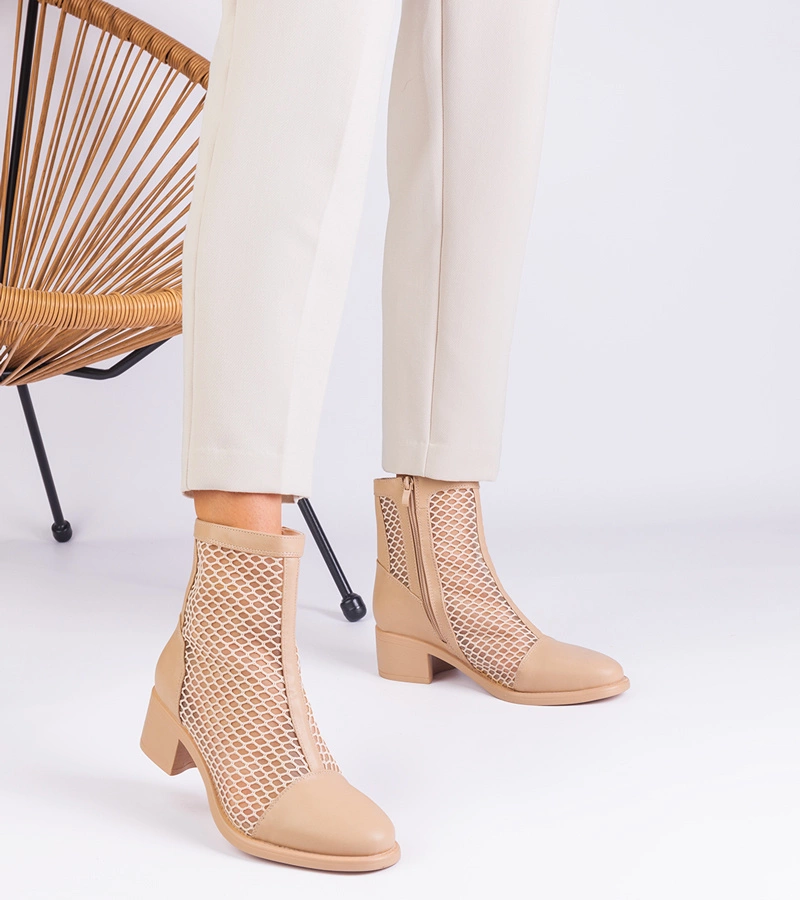 Hers botki damskie beżowe siateczkowe na słupku