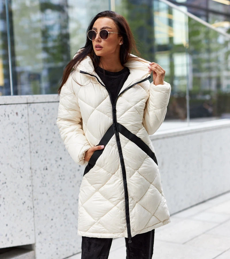 Beżowa długa pikowana kurtka z lampasem