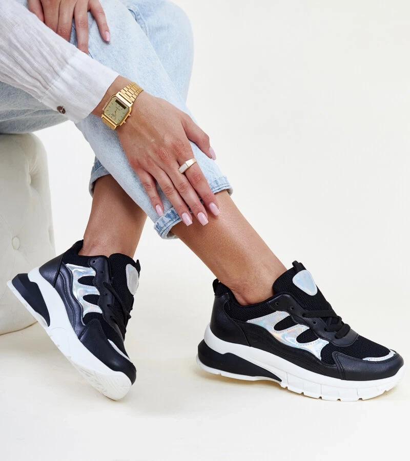 Czarne sneakersy na grubej podeszwie