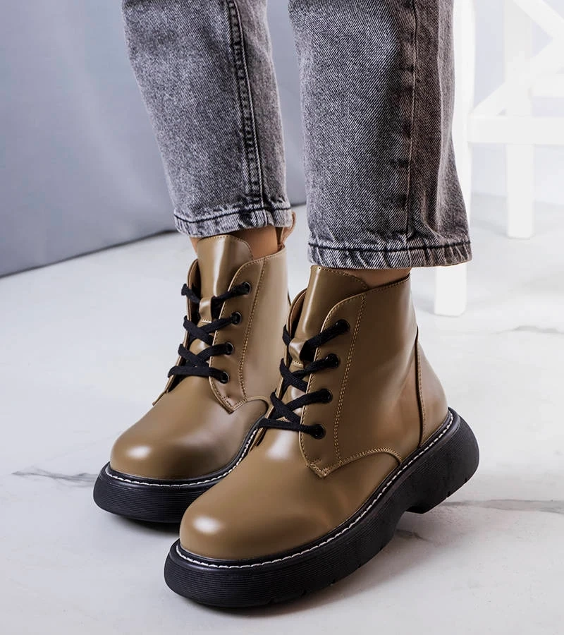 Zielone ocieplane botki na platformie