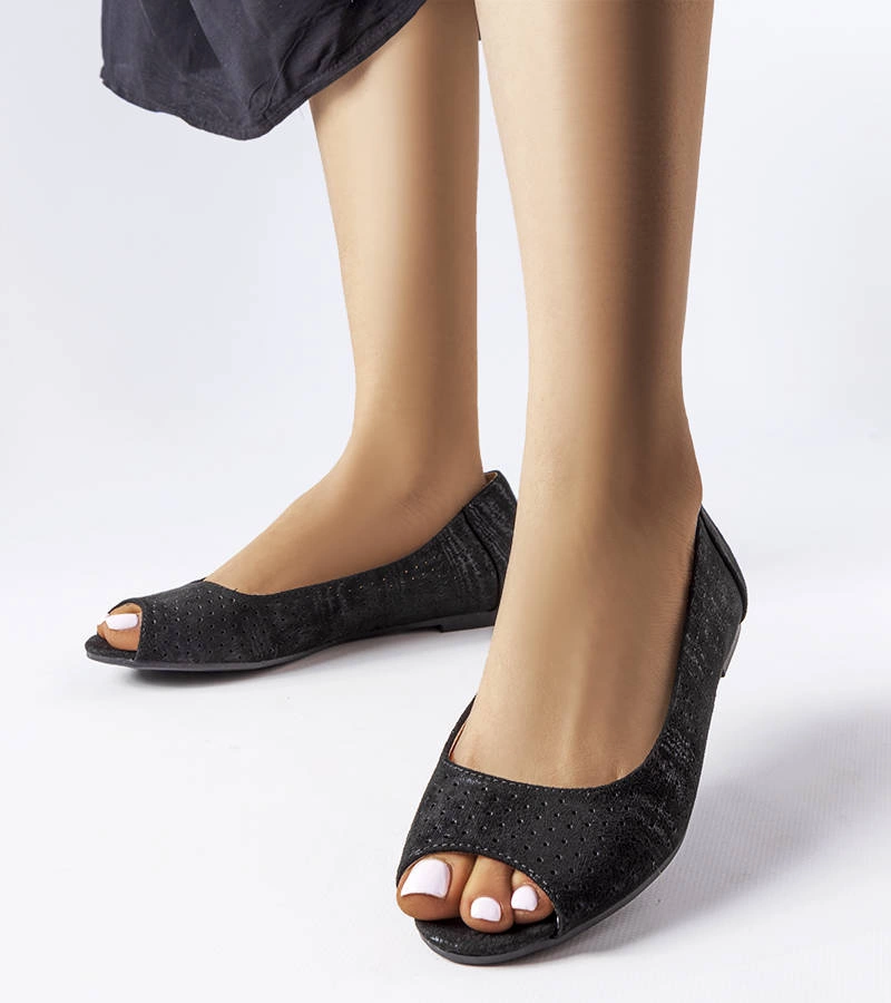 Ażurowe czarne balerinki z otwartym noskiem