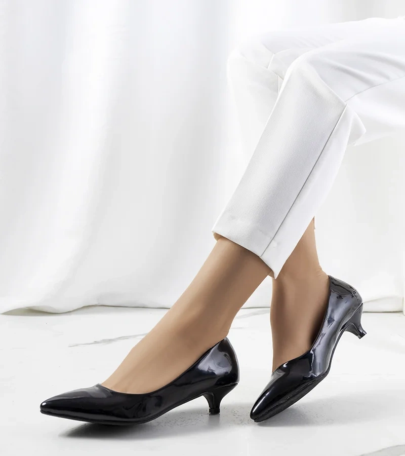 Czarne czółenka szpilce