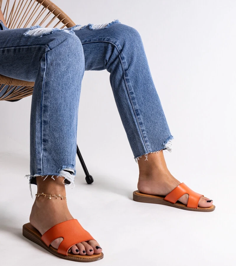 Pomarańcziwe klapki z eco skóry