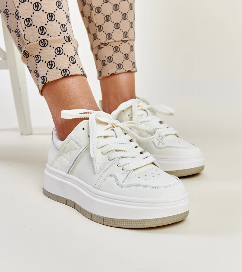 Białe skórzane sneakersy na grubej podeszwie