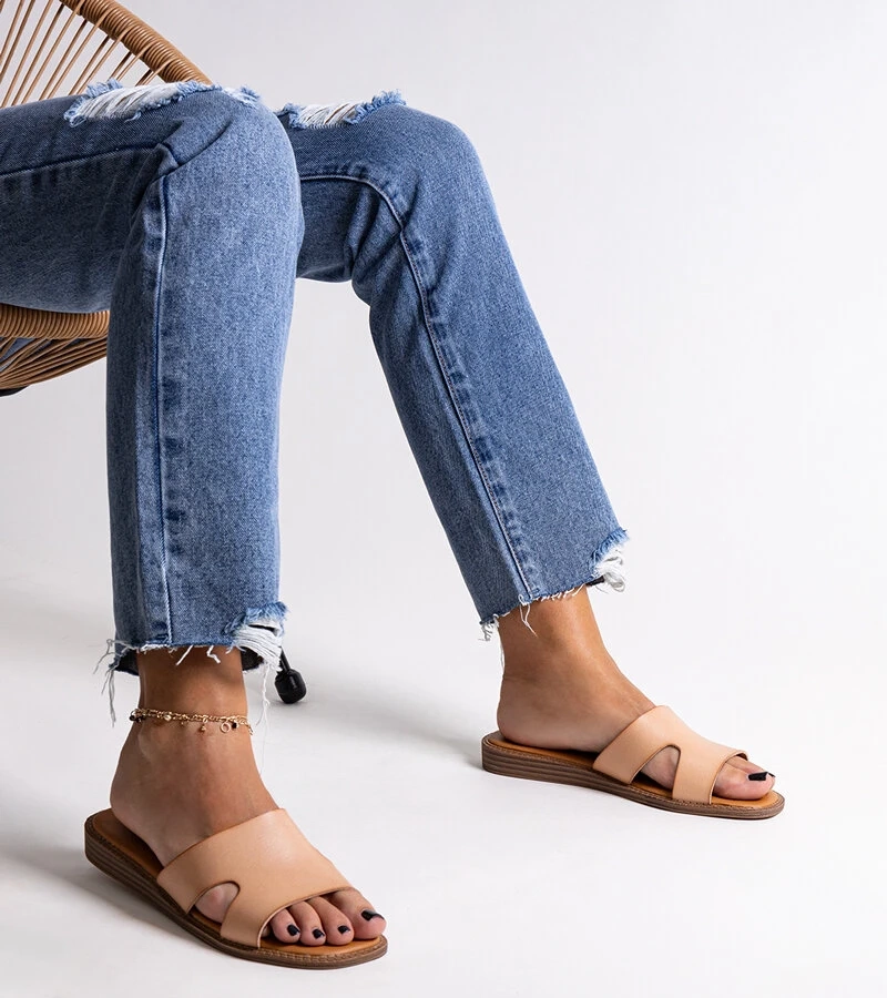 Beżowe klapki z eco skóry