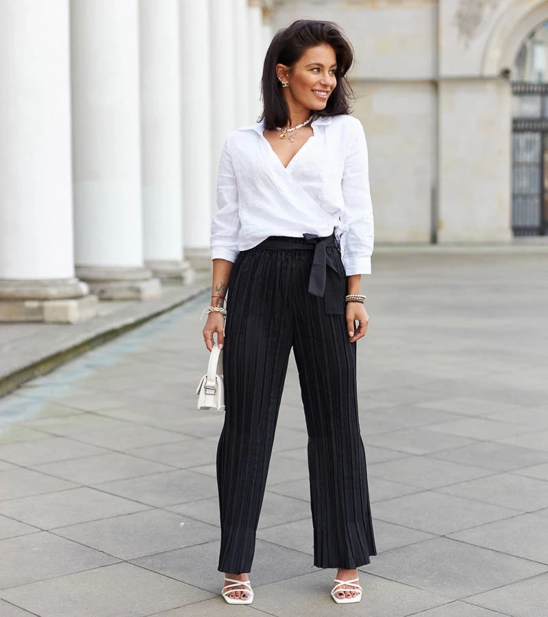 Zielone plisowane spodnie o swobodnym fasonie