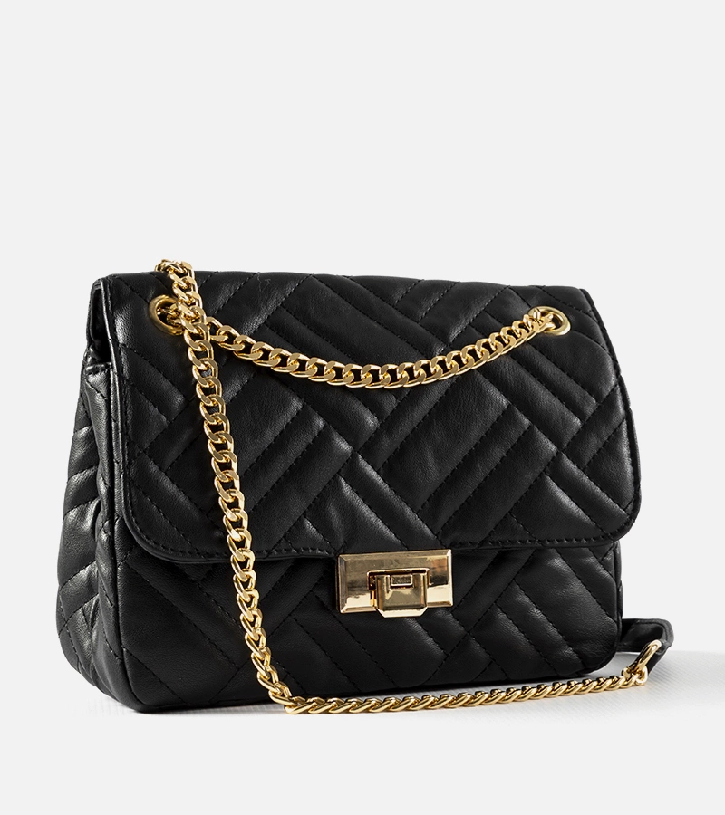 Czarna pikowana listonoszka