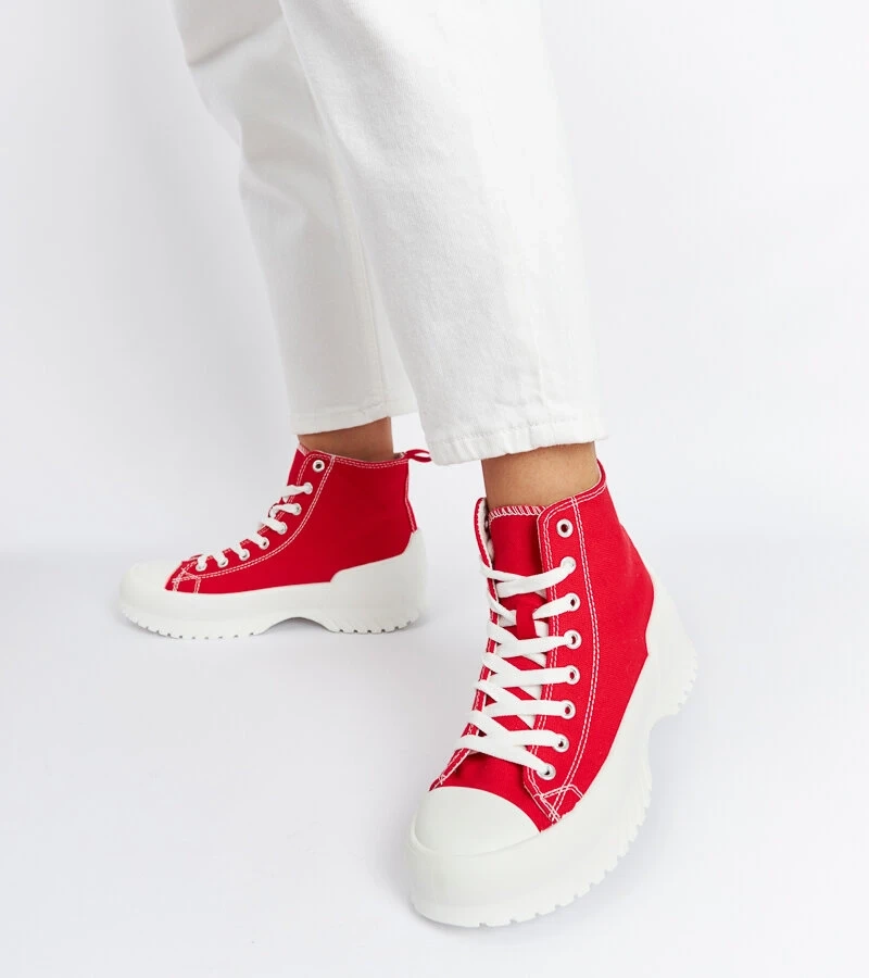 Czerwone trampki za kostkę