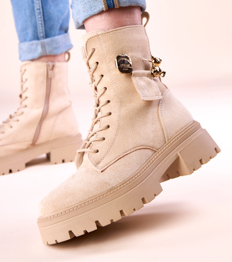 Hers Beżowe traperki damskie ze złotym misiem