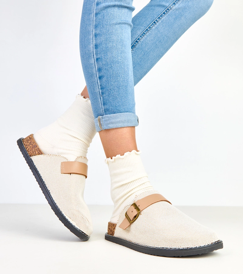 Hers Beżowe kapcie na korkowej platformie ze sprzączką