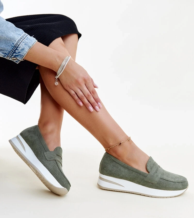 Zielone perforowane półbuty