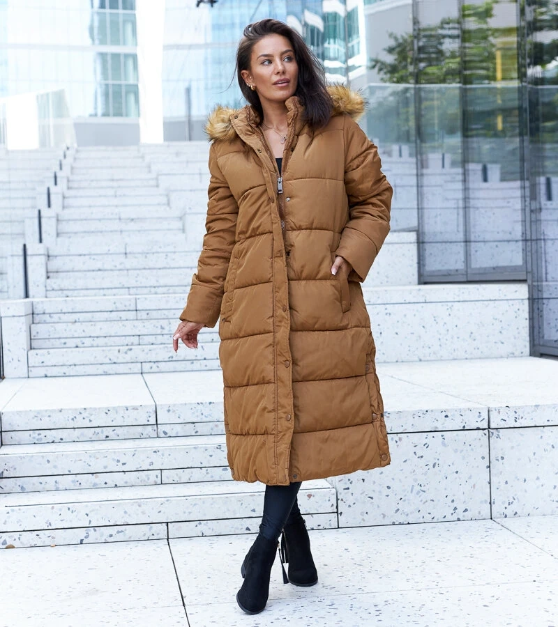 Brązowa długa kurtka z odpinanym kapturem