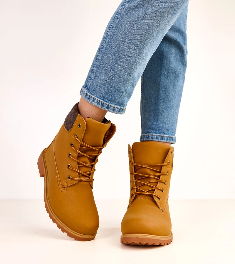 Hers Brązowe workery z matowym wykończeniem