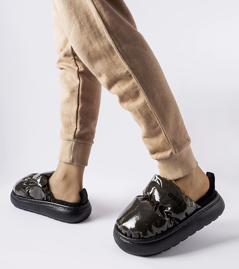 Czarne ocieplane kapcie Big Star MM274130