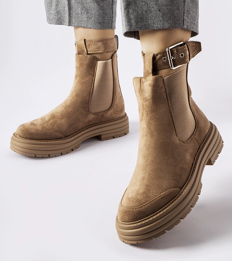 Brązowe botki z zapięciem wokół kostki