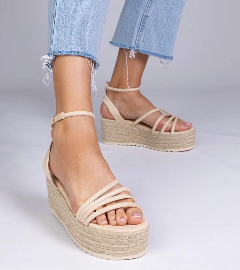 Hers Beżowe sandały espadryle na platformie
