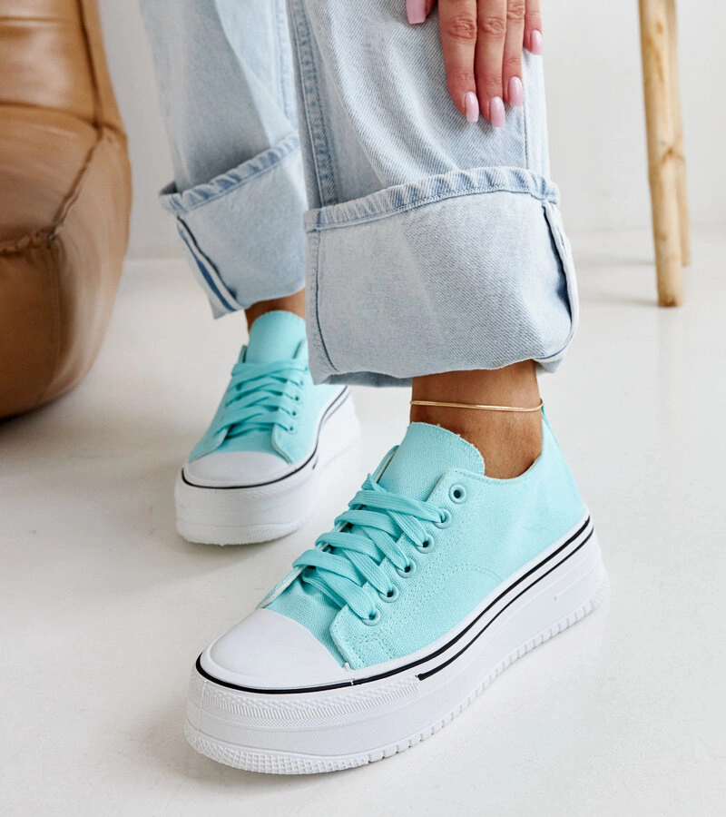 Miętowe trampki na grubej podeszwie