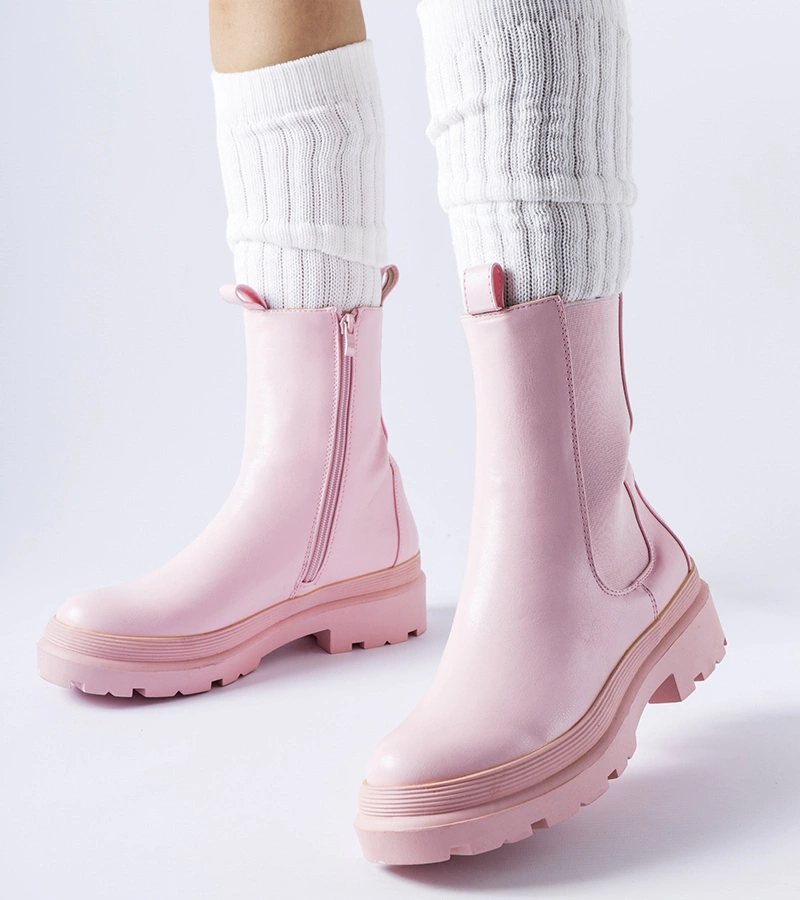 Różowe botki lekko ocieplane