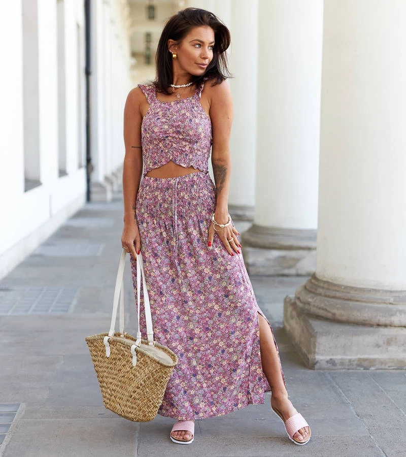 Różowy komplet spódnica+top w kwiaty