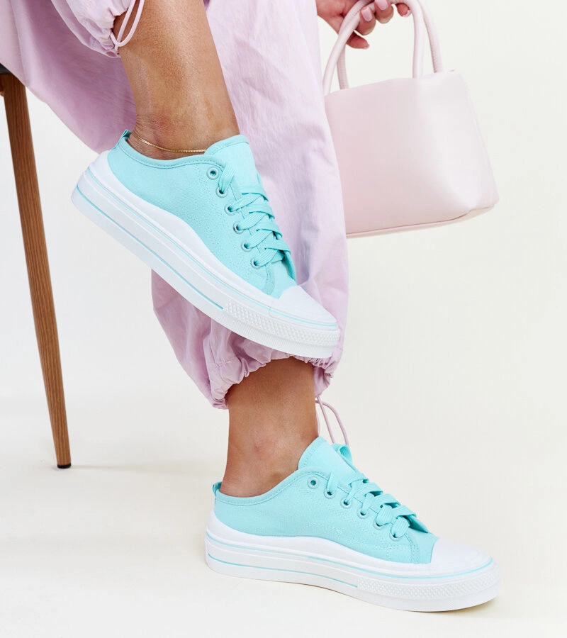 Miętowe trampki na platformie