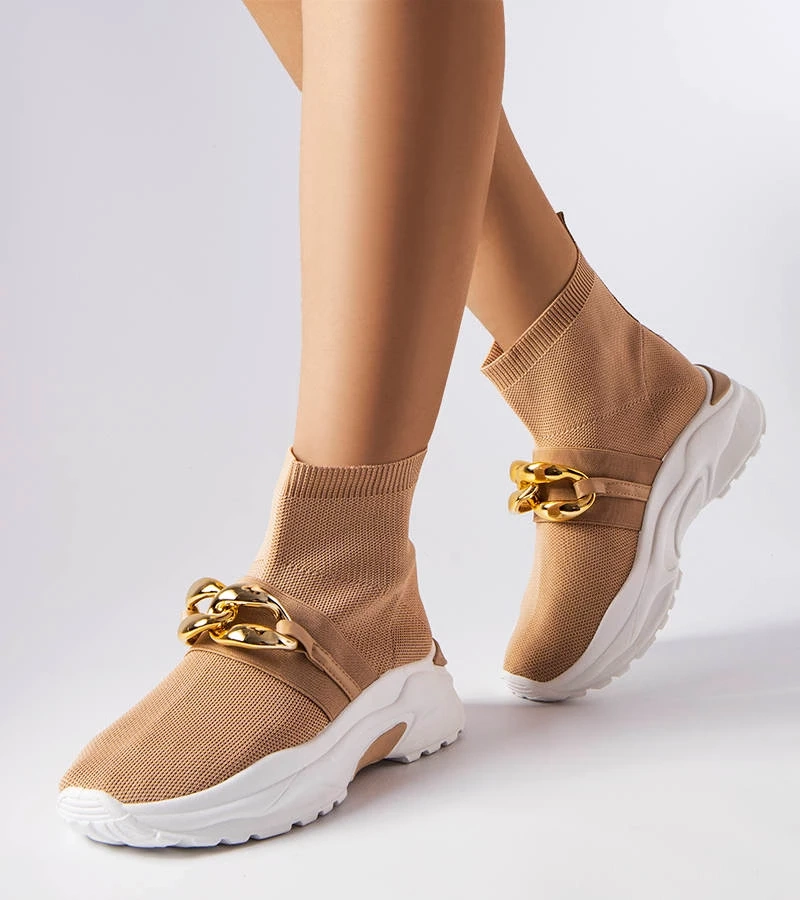 Brązowe sportowe sneakersy z łańcuchem