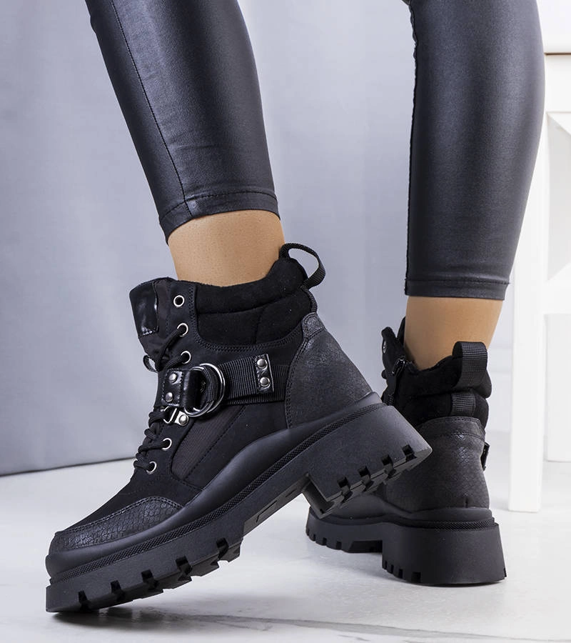 Czarne ocieplane botki z eko-skóry