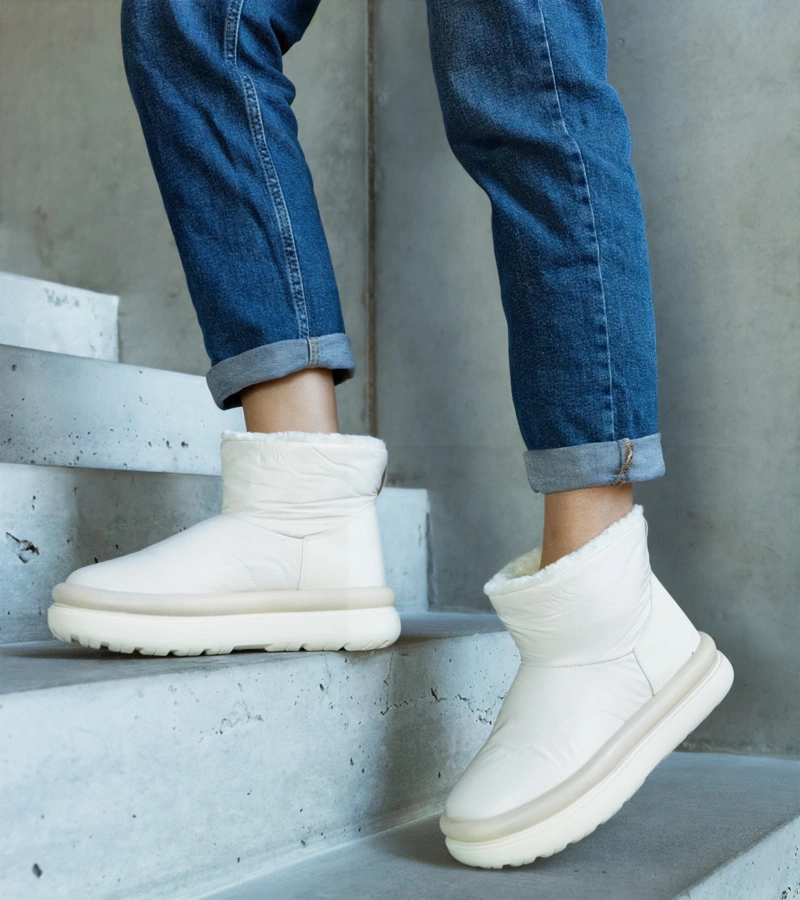 Beżowe ciepłe śniegowce na platformie