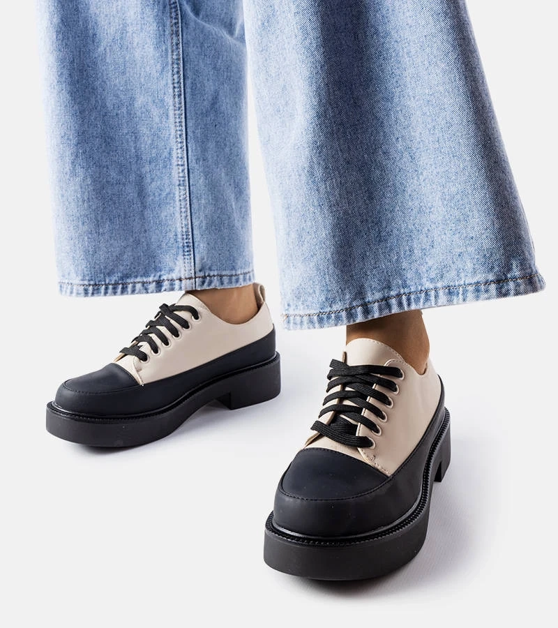 Hers Półbuty beżowe na masywnej podeszwie