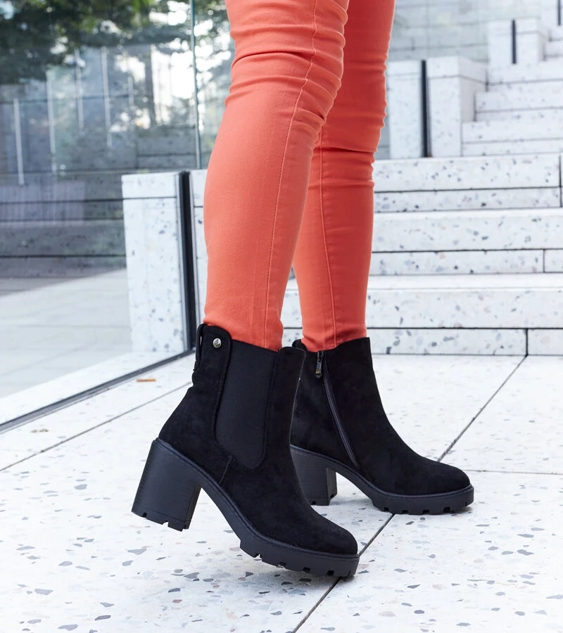 Czarne ocieplane botki eko-zamsz na słupku