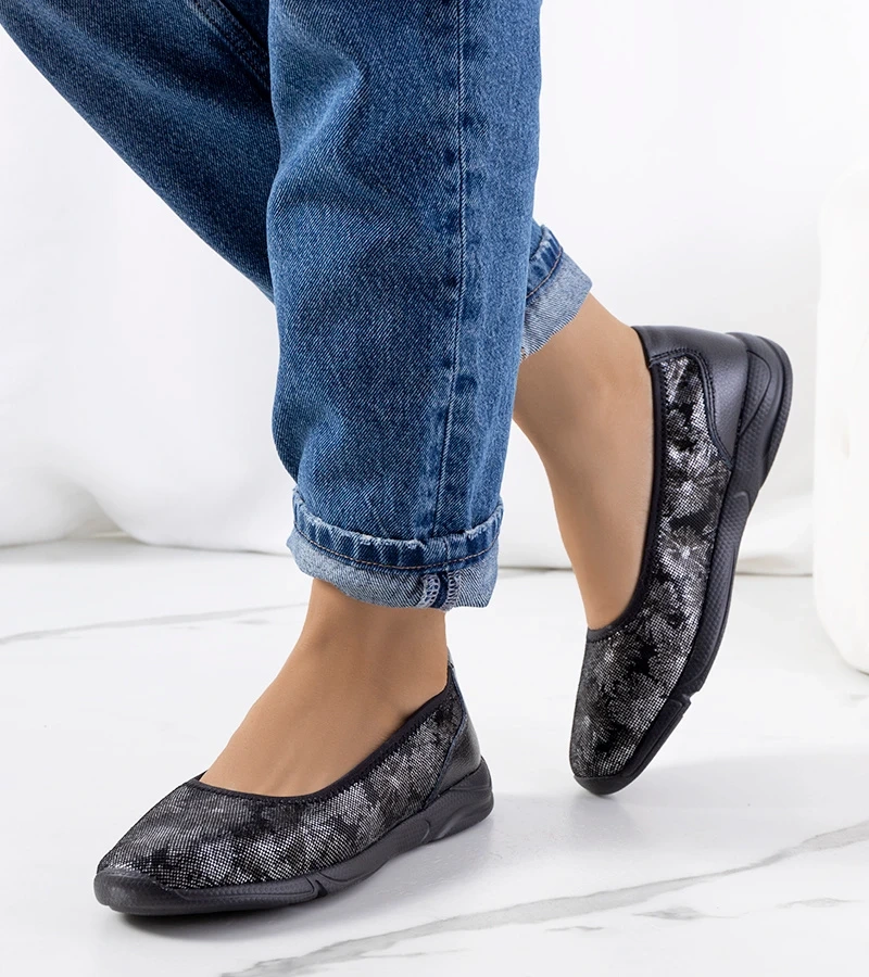 Czarne baleriny skórzane