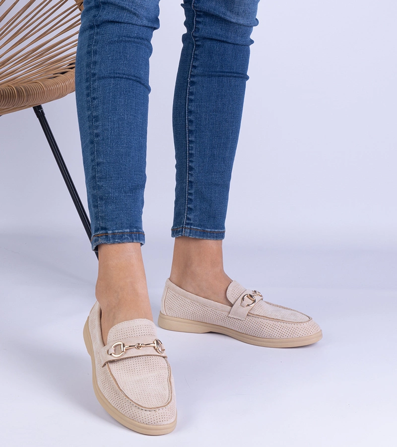 Hers Mokasyny Damskie Beżowe Ekozamszowe Ażurowe ze Złotą Ozdobą