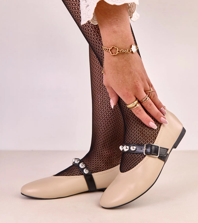 Hers Czarne baleriny ze zdobioną sprzączką