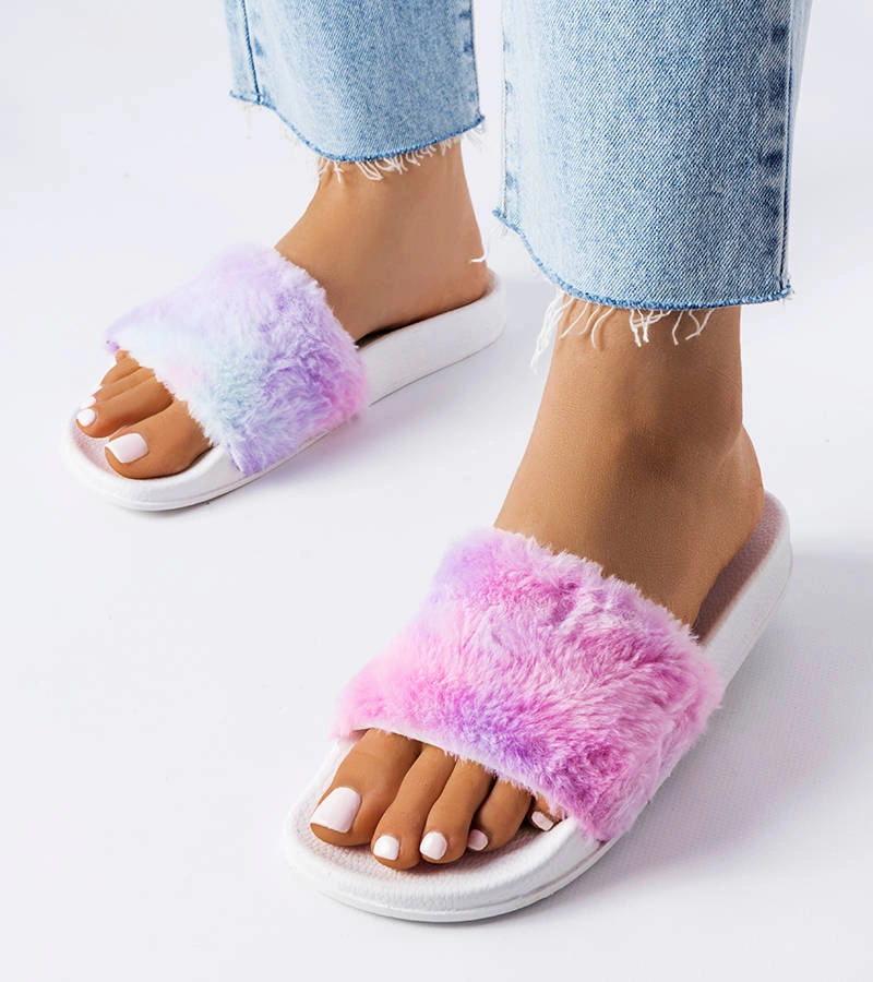 Kolorowe klapki z futerkiem