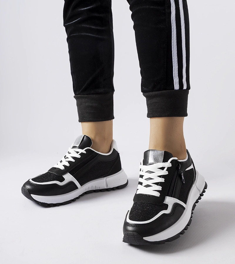 Czarne ozdobne sneakersy