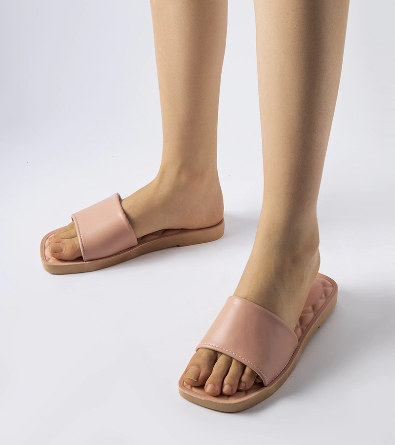 Różowe gumowe klapki