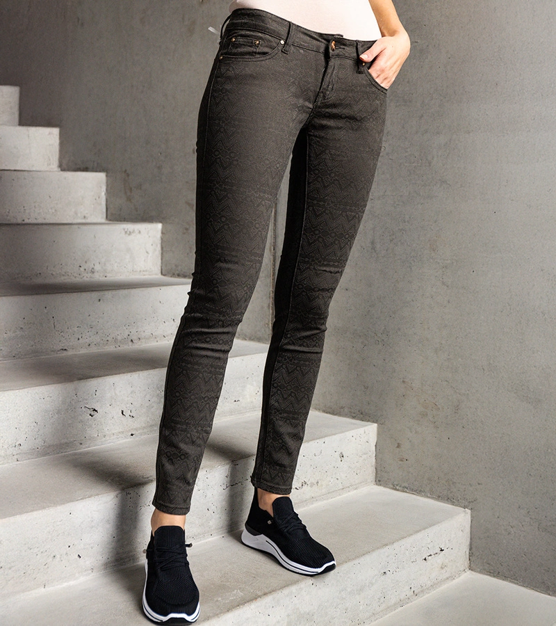 Grafitowe materiałowe spodnie z paskiem