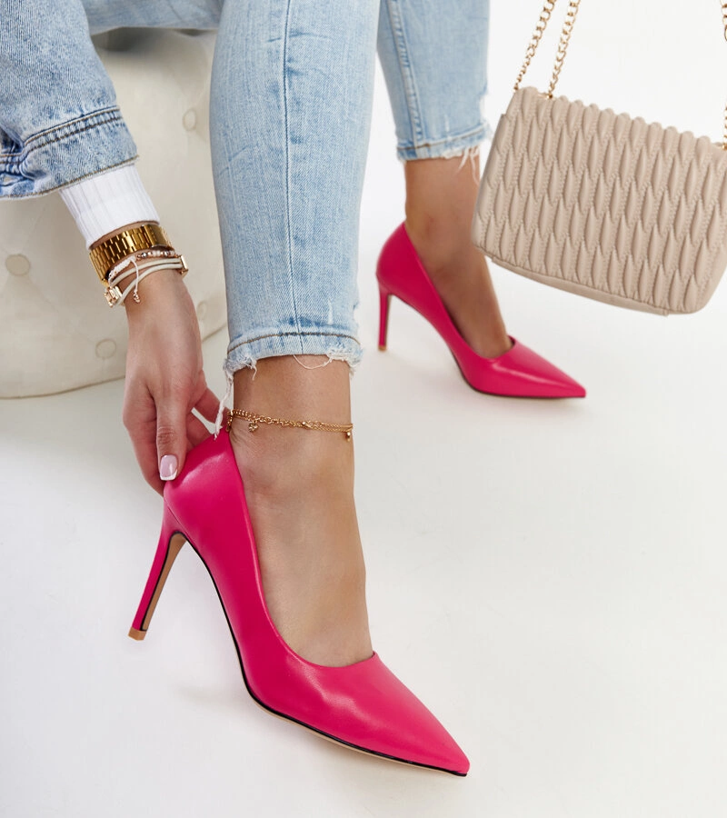 Ciemnoróżowe klasyczne szpilki