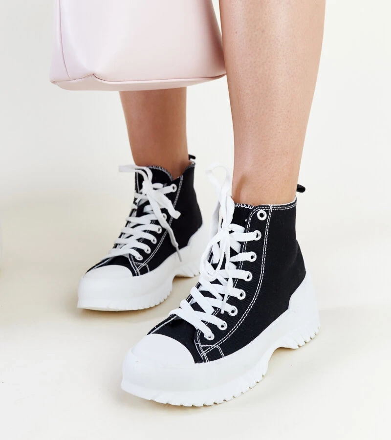 Czarne trampki za kostkę