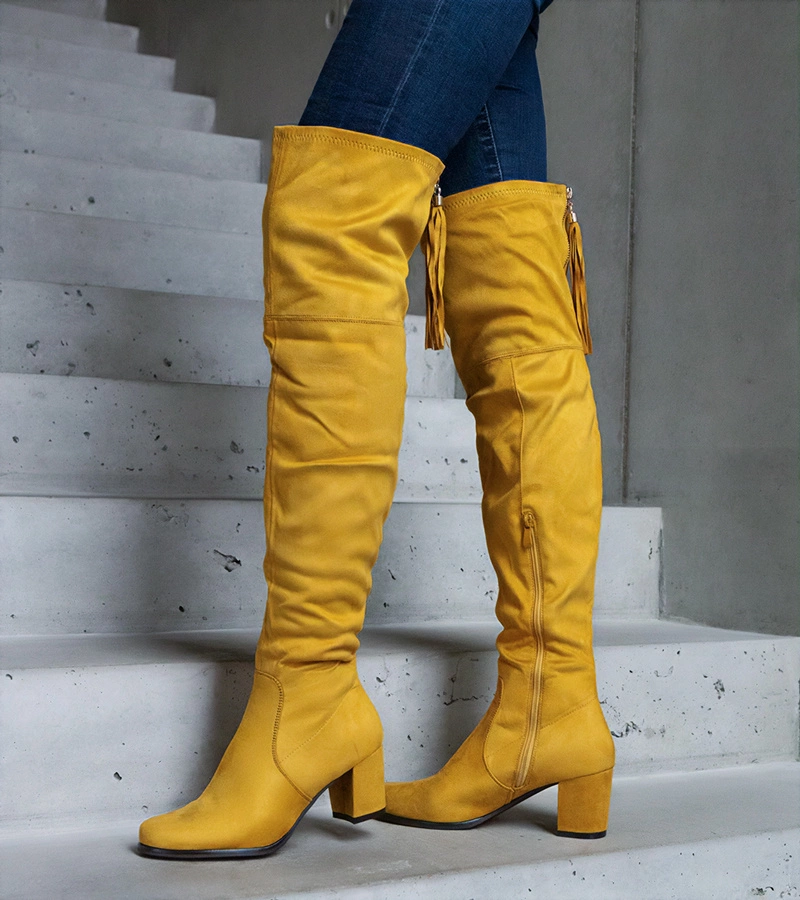 Żółte kozaki na słupku za kolano wykonane z eko zamszu