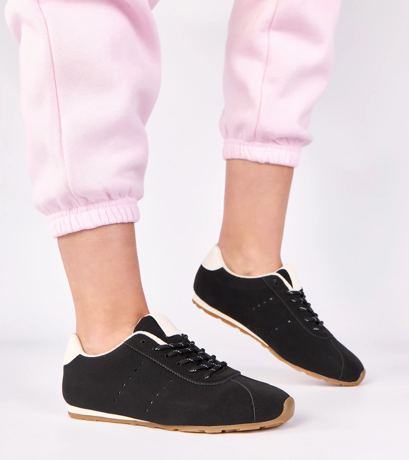 Hers Czarne sneakersy z białym akcentem