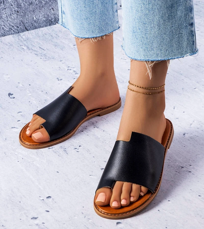 Czarne eleganckie klapki