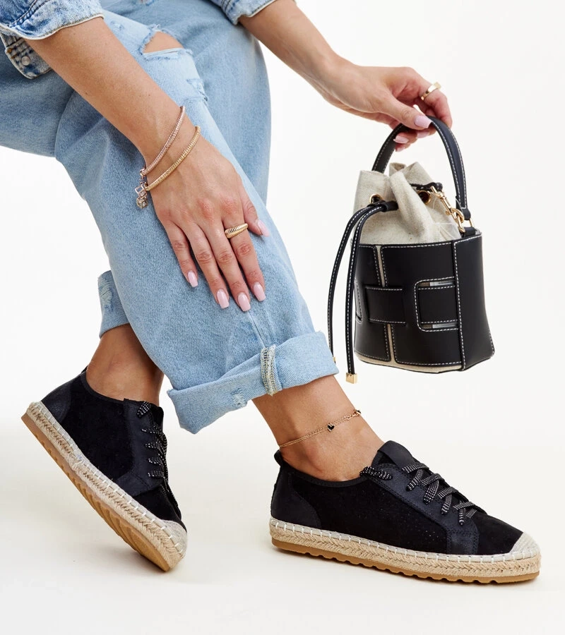 Czarne espadryle sportowe